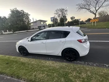 Mazda Axela 2012 photo 4
