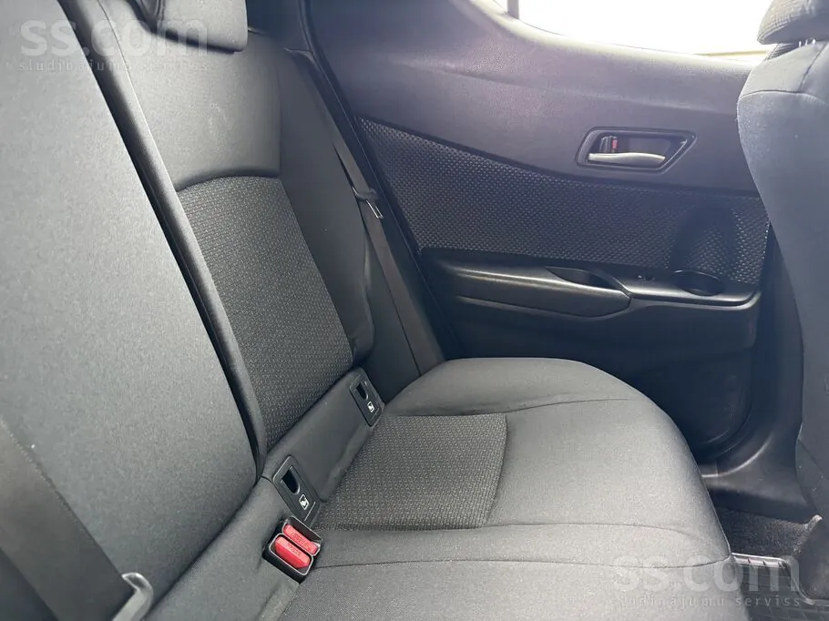 Toyota C-Hr 2018 photo 5