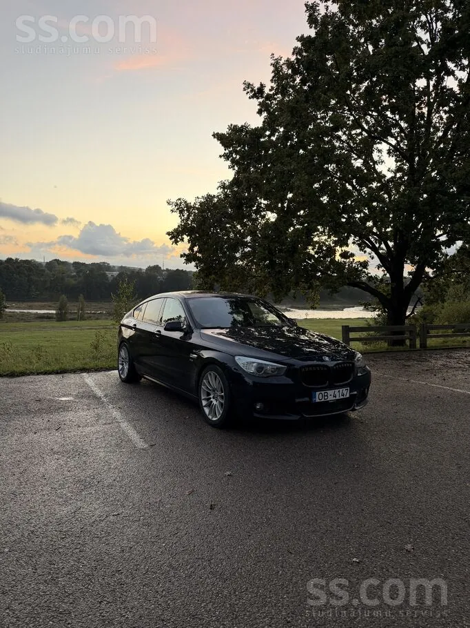 BMW 535 2011 photo 2