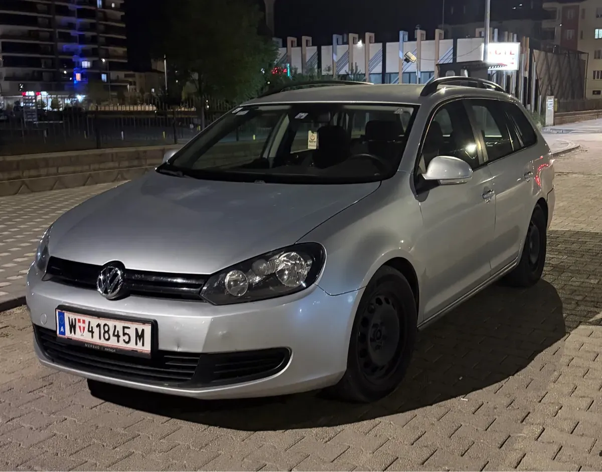 Volkswagen Golf 2012 photo 2