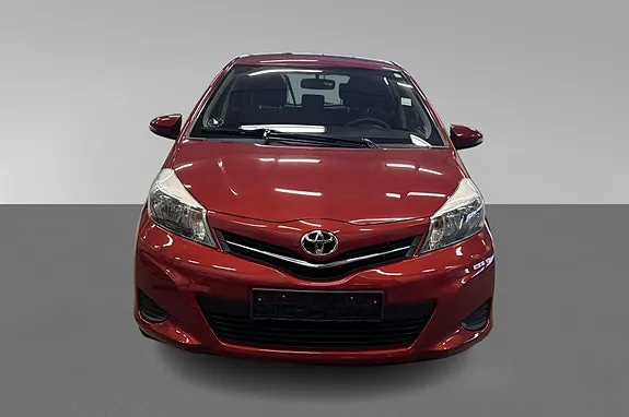 Toyota Yaris 2012 photo 2