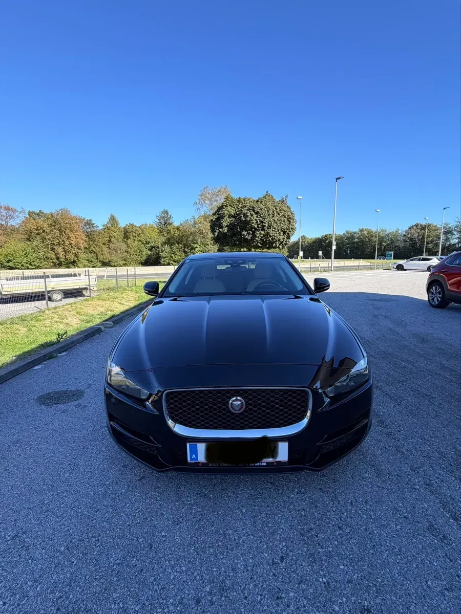 Jaguar Xe