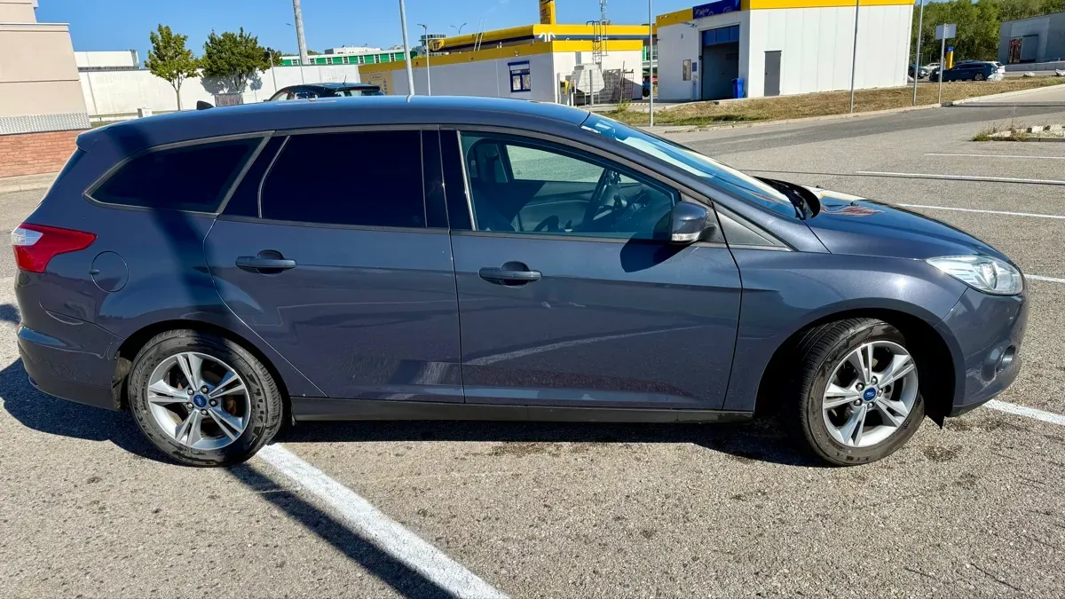 Ford Focus 2014 photo 3