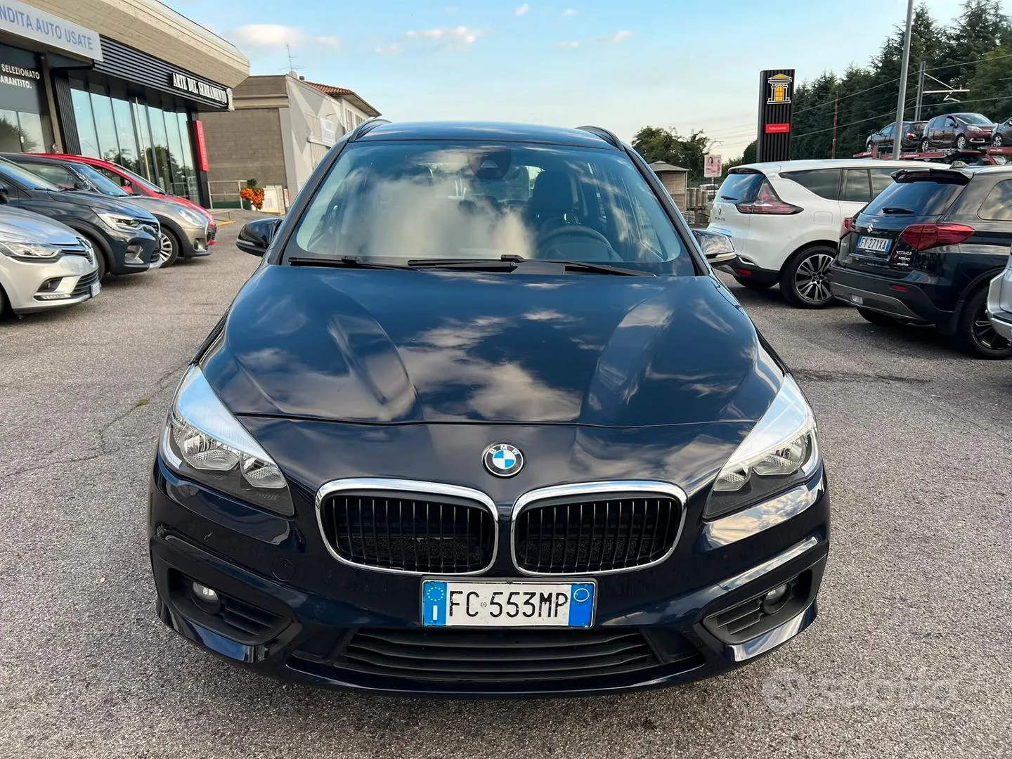 BMW 216D Active Tourer 2016 photo 2