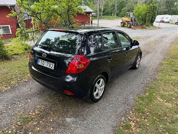 Kia Ceed 2008 photo 4