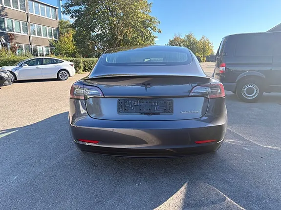 Tesla Model 3 2020 photo 4