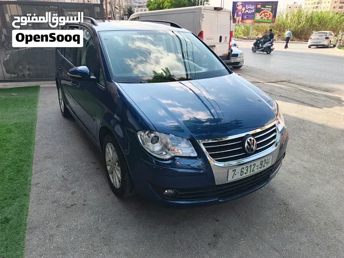 Volkswagen Touran 2009 photo 3