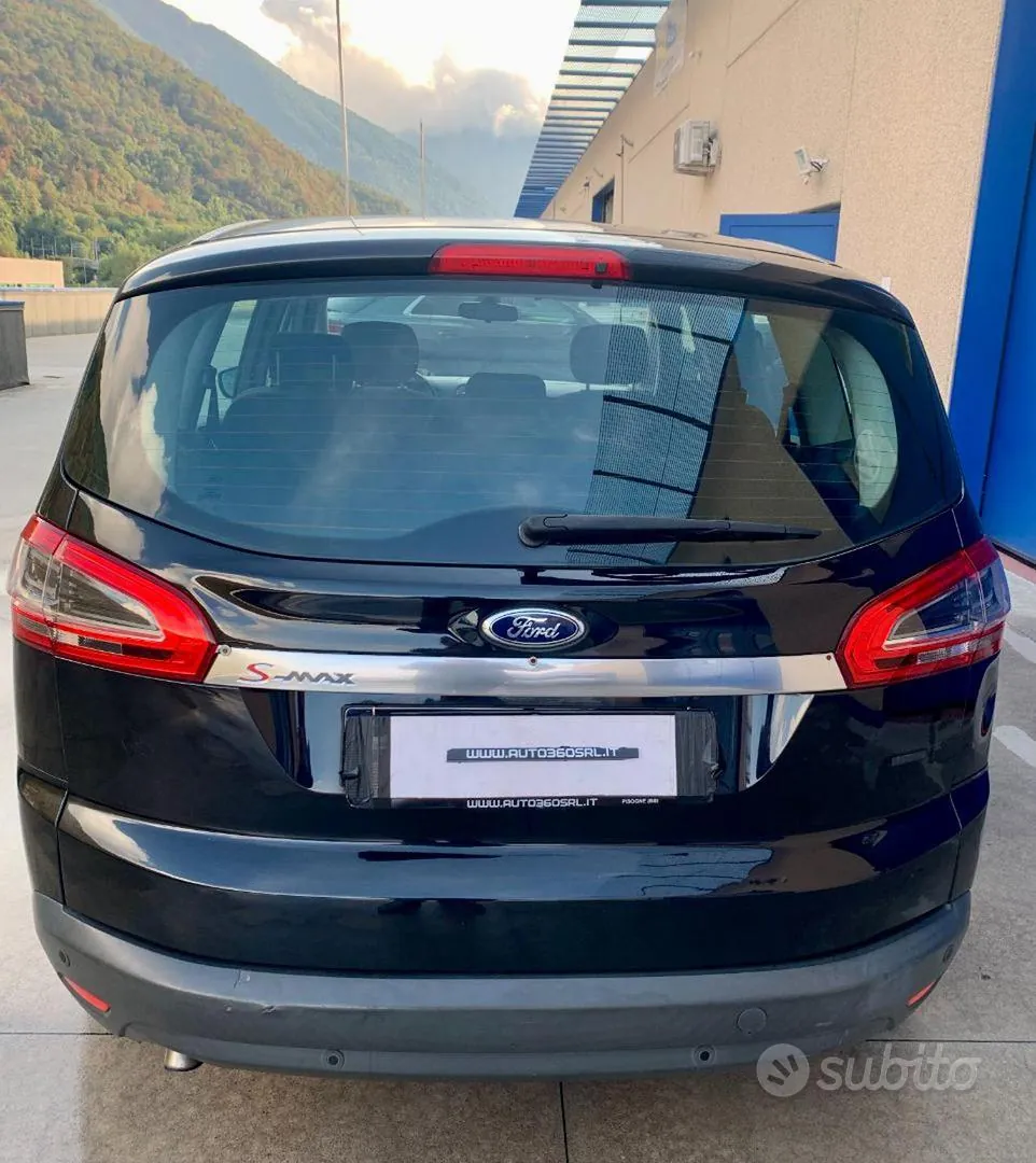 Ford S-Max 2012 photo 4