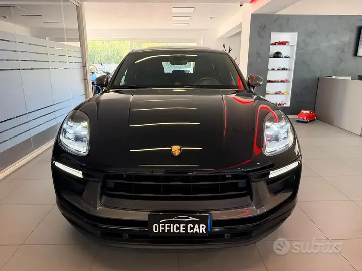 Porsche Macan 2023 photo 2