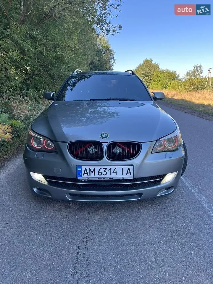 BMW 5 Series 2005 photo 2