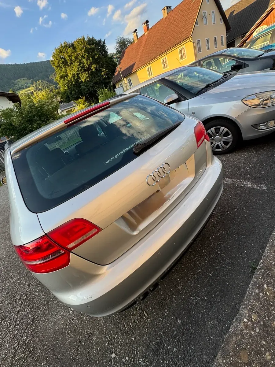 Audi A3 2010 photo 2
