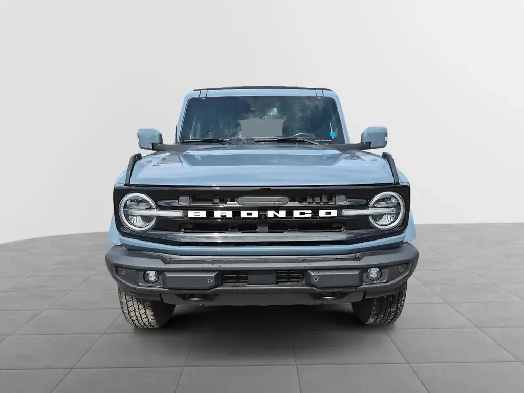 Ford Bronco 2023 photo 2