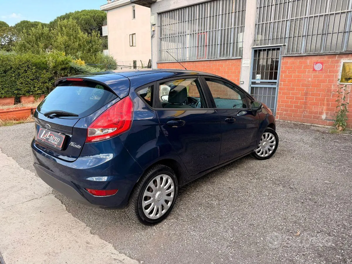 Ford Fiesta 2011 photo 4