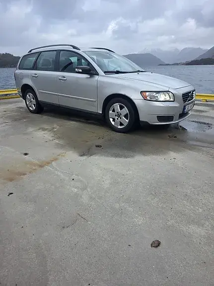 Volvo V50 2010 photo 2