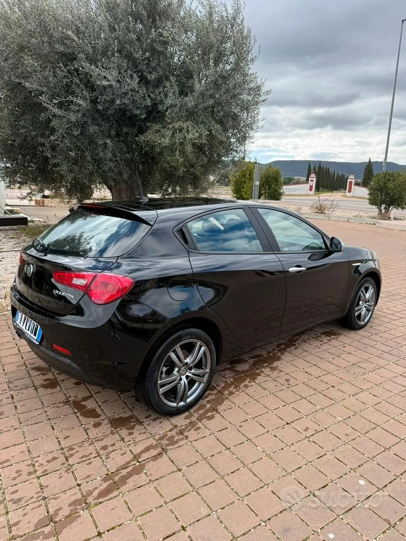 Alfa Romeo Giulietta 2017 photo 2