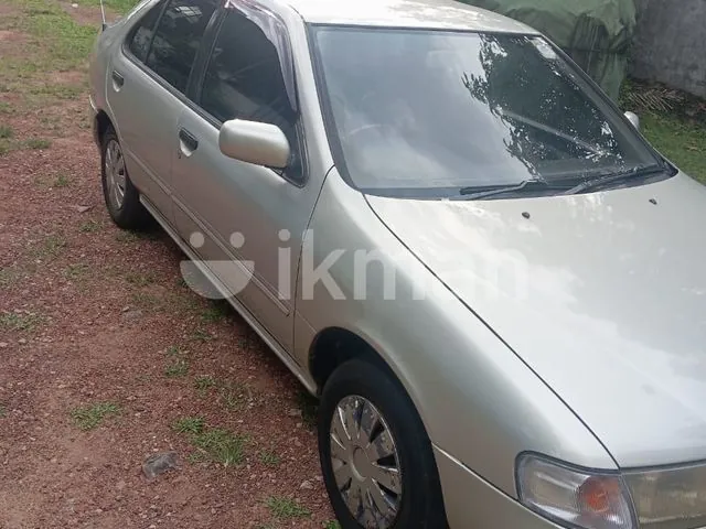 Nissan Sunny 1995 photo 4
