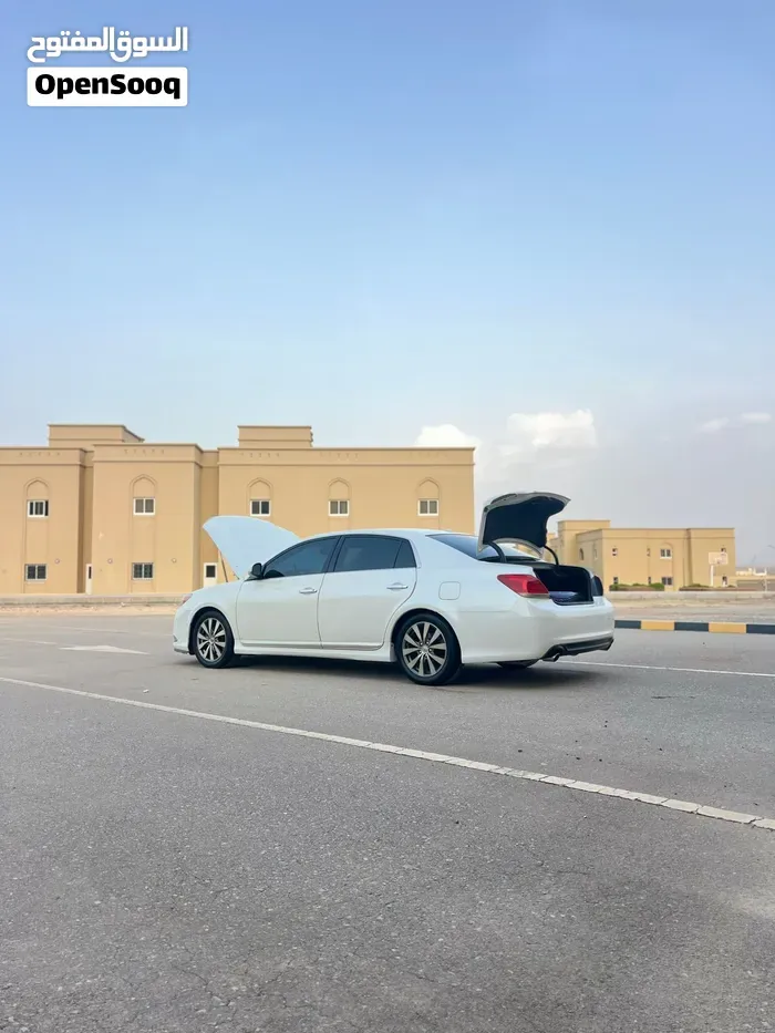 Toyota Avalon 2011 photo 2