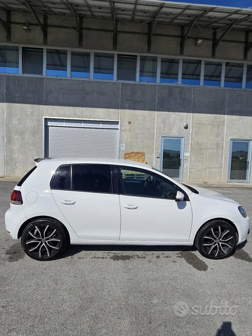 Volkswagen Golf 2011 photo 4