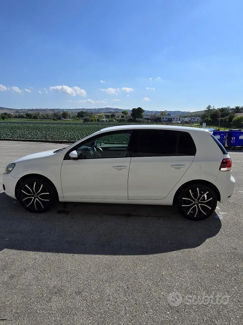 Volkswagen Golf 2011 photo 3