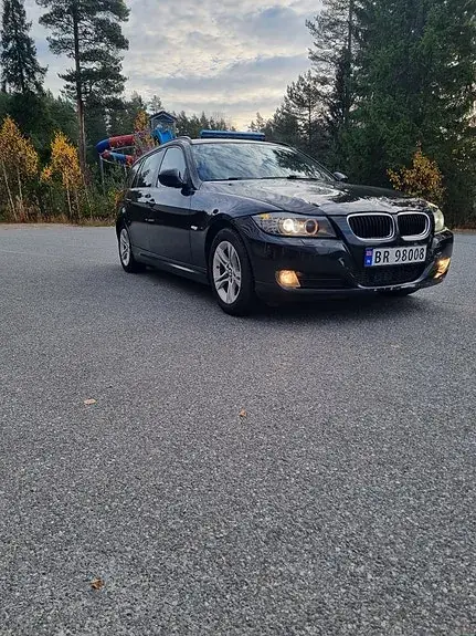 BMW 318D 2010 photo 3