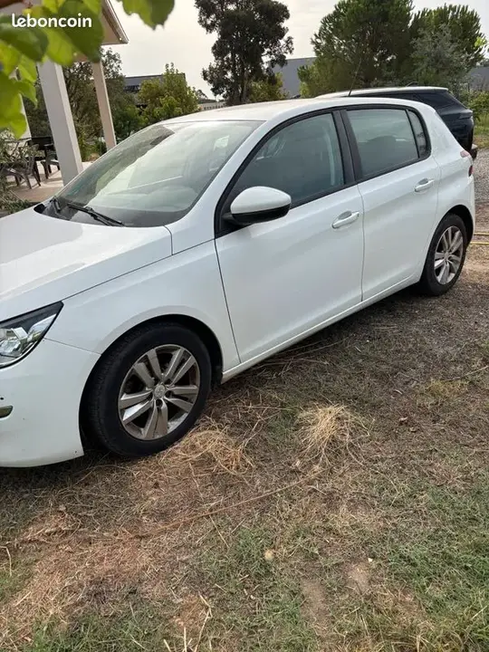 Peugeot 308 2015 photo 3