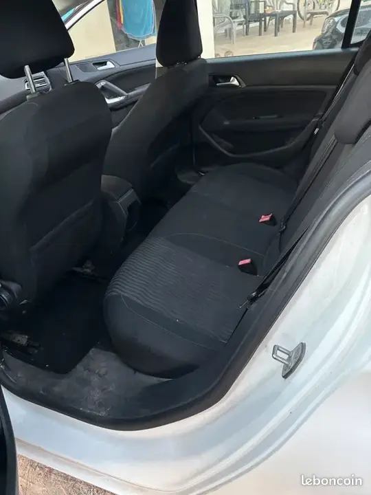 Peugeot 308 2015 photo 4