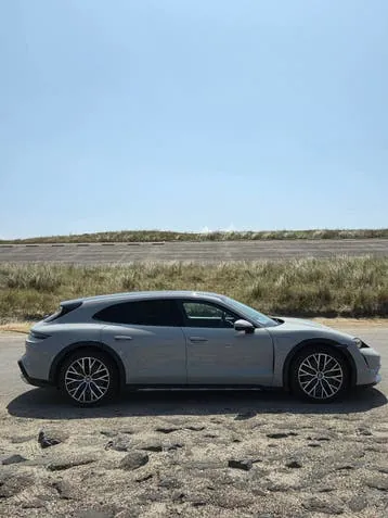 Porsche Taycan Cross Turismo