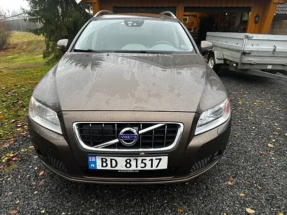 Volvo V70 2013 photo 2