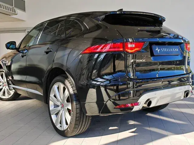 Jaguar F-Pace 2017 photo 4