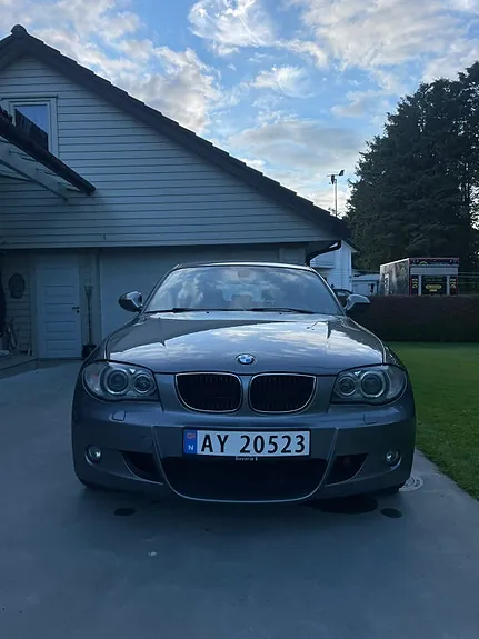 BMW 118D 2011 photo 2