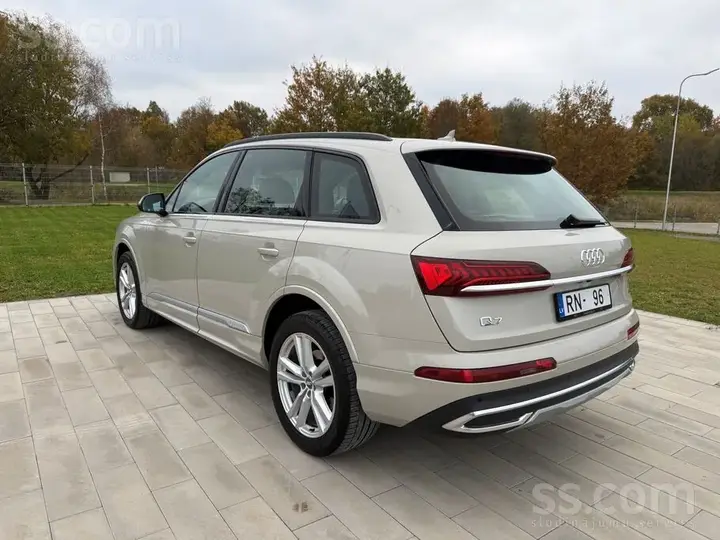 Audi Q7 2023 photo 5