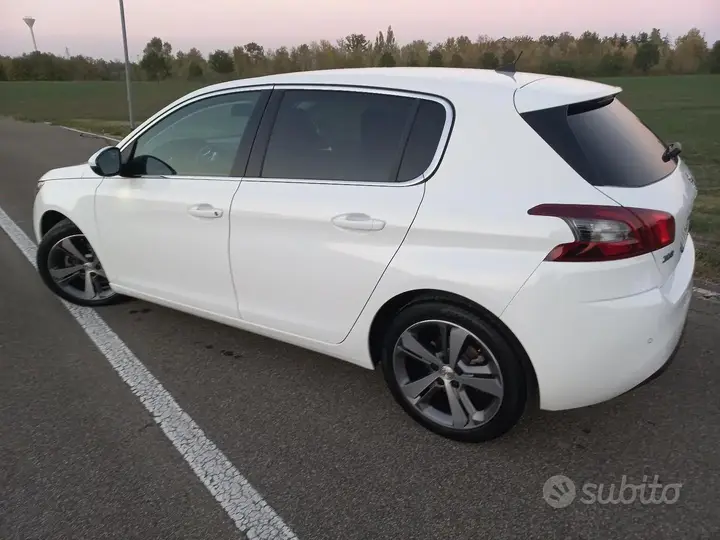 Peugeot 308 2018 photo 2