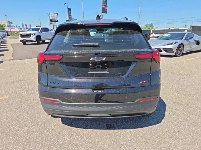 Chevrolet Bolt Rs 2027 photo 5