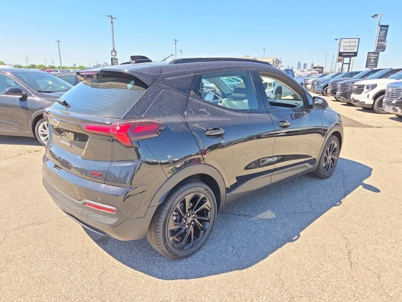 Chevrolet Bolt Rs 2027 photo 4
