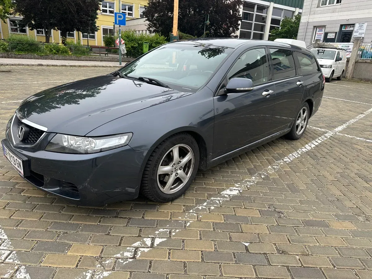 Honda Accord 2003 photo 2