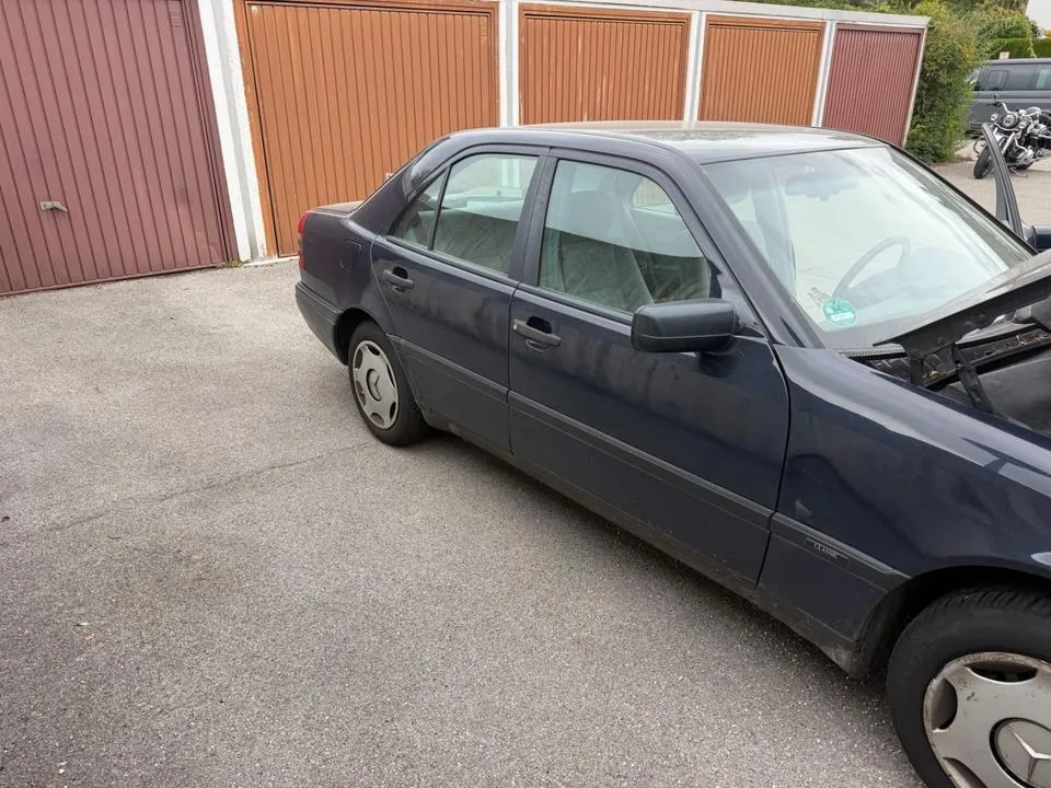 Mercedes-Benz C 180