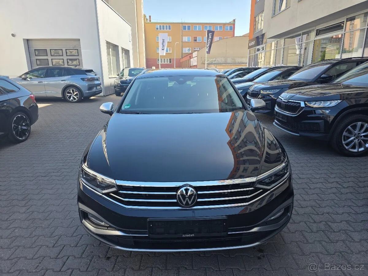 Volkswagen Passat 2023 photo 2