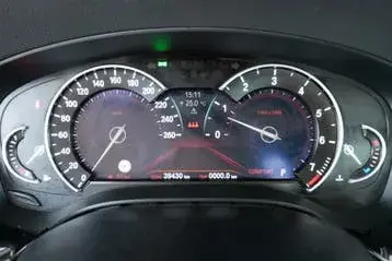 BMW 5 2019 photo 2