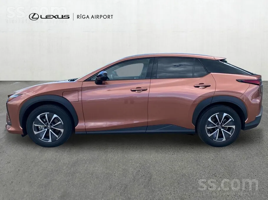 Lexus Rz300E 2025 photo 3