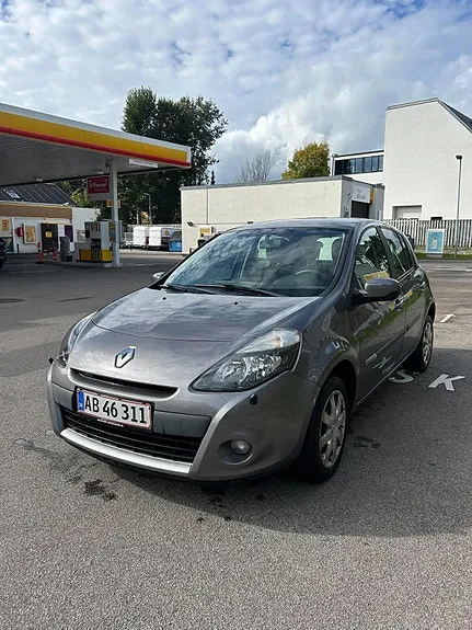 Renault Clio Iii 2012 photo 2