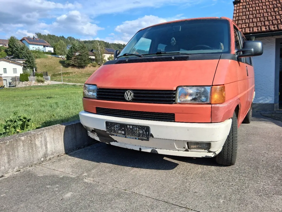 Volkswagen T4 1995 photo 2