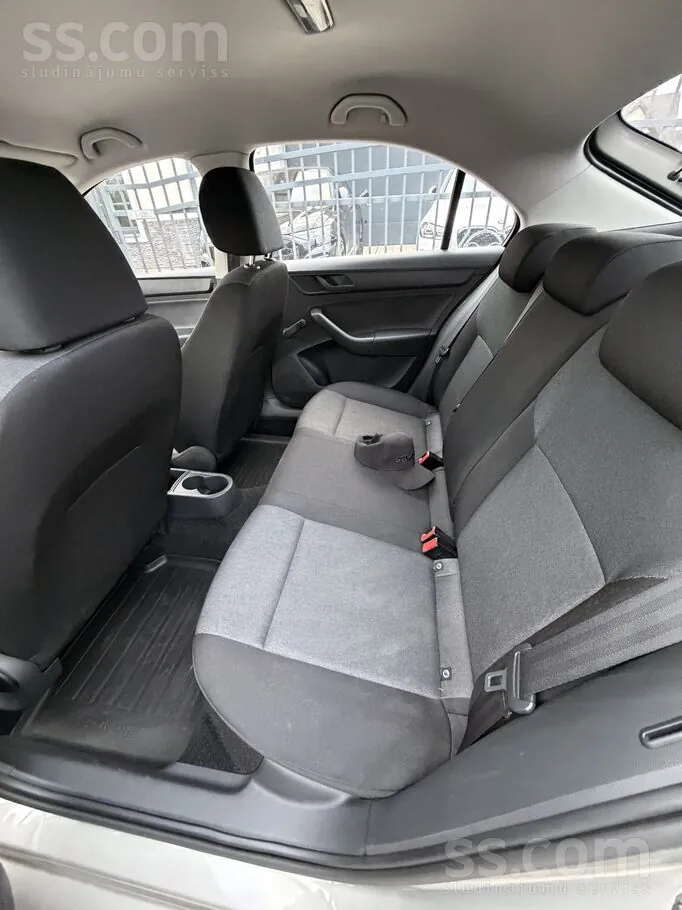 Skoda Rapid 2013 photo 4