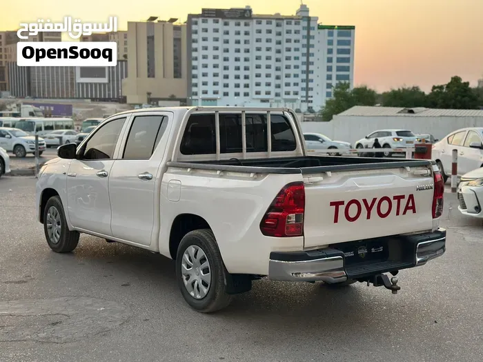 Toyota Hilux 2021 photo 3