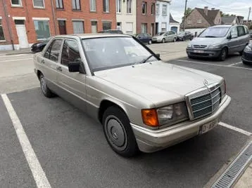 Mercedes-Benz 190E