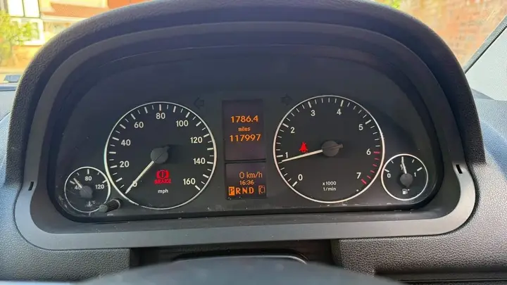 Mercedes-Benz A-Class 2011 photo 3