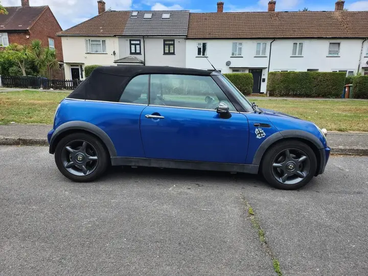 Mini Convertible 2006 photo 2