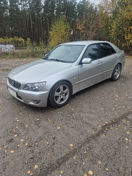 Lexus Is200 2005 photo 2