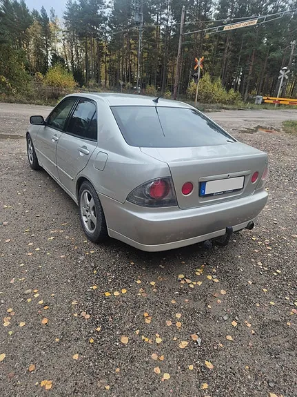 Lexus Is200 2005 photo 3