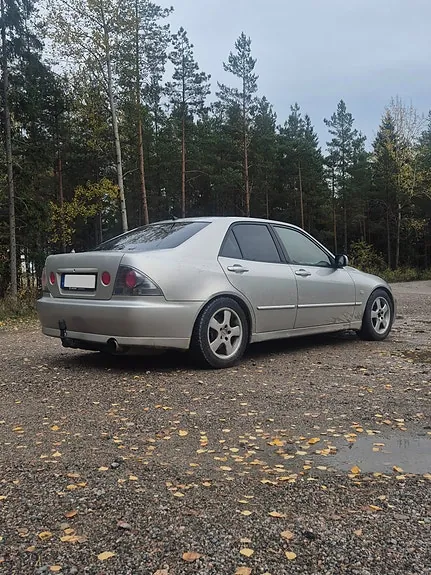 Lexus Is200 2005 photo 4