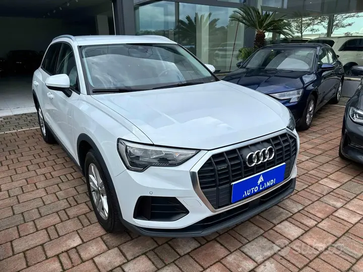 Audi Q3 2022 photo 2
